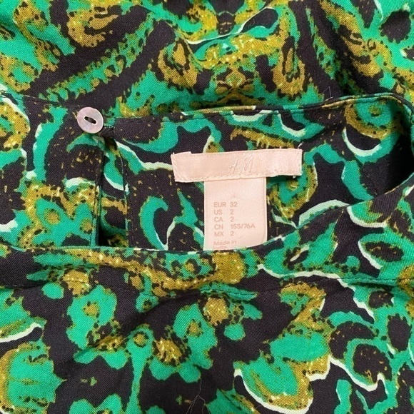 H&M GREEN AND BLACK PATTERNED CASUAL DRESS - Picture 3 of 5